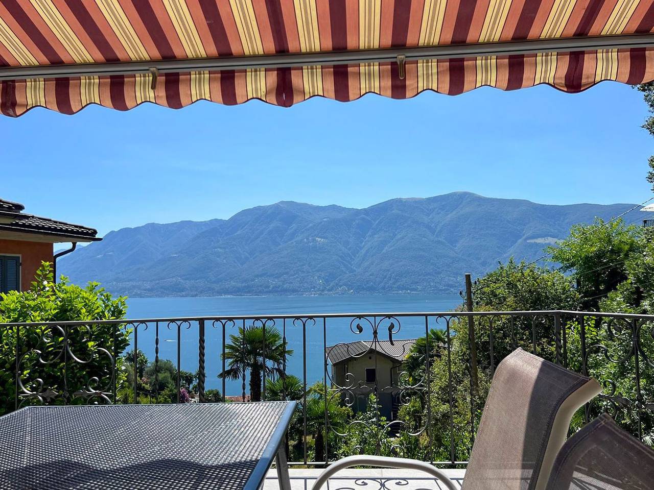 Apartamento entero, Molino Vecchio holiday apartment with stunning mountain views in Ronco sopra Ascona, Alpes Ticineses y del Verbano