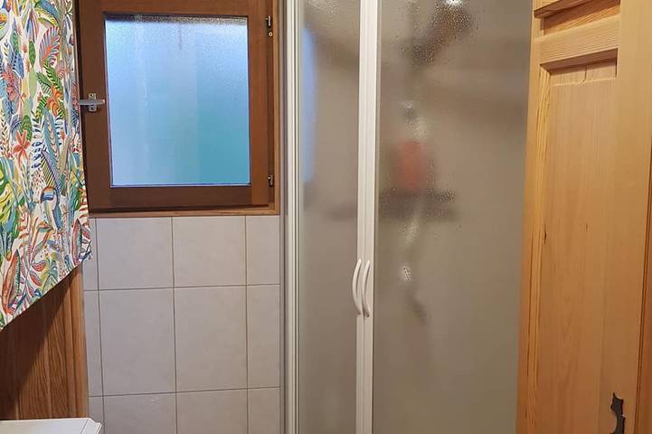Chalet pour 4 personnes, avec balcon et jardin dans Lac des Settons - 4