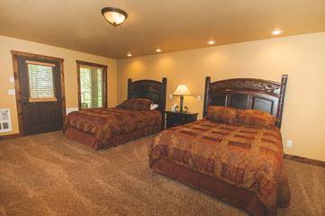 Log Cabin for 6 Guests in Island Park, Fremont County (ID), Picture 4