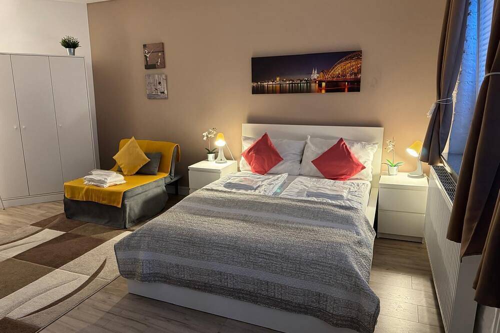 Entire apartment, Quiet comfort apartment in direct proximity to the city & Dom in Cologne, Rhineland