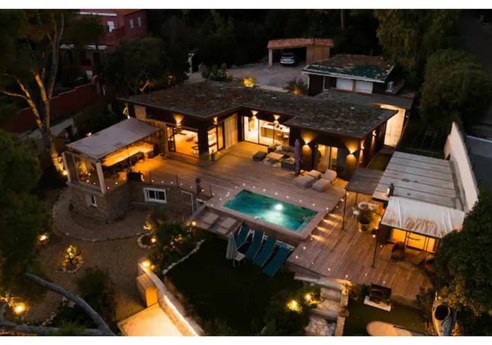 Location de vacances pour 12 personnes, avec jardin ainsi que vue et piscine, animaux acceptés dans Plage Fabrégas