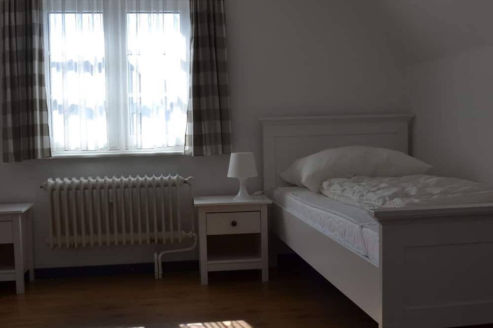 Reetdachhaus in Strandnähe mit großem Garten für 8 Personen in Böhl (St. Peter-Ording), St. Peter-Ording