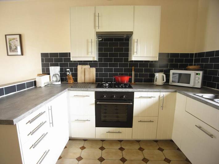 Location de vacances pour 4 personnes, avec piscine et jardin, adapté aux familles à Les Champs-Géraux - 3