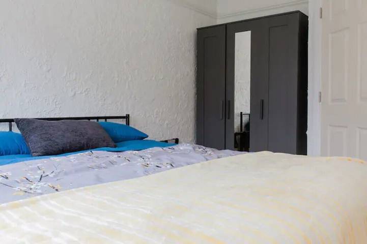 Vacation rental for 16 people, with terrace and yard in Milwaukee