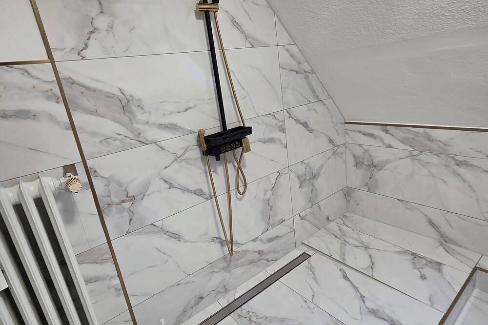 Ganze Wohnung, Komfortabel Unterkunft ideal Monteure & Gäste in Löhne Nähe Autobahn in Löhne, Wiehengebirge