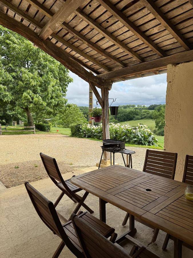 Location de vacances pour 5 personnes, avec Terrasse et Jardin ainsi que Piscine et Vue à Betcave-Aguin