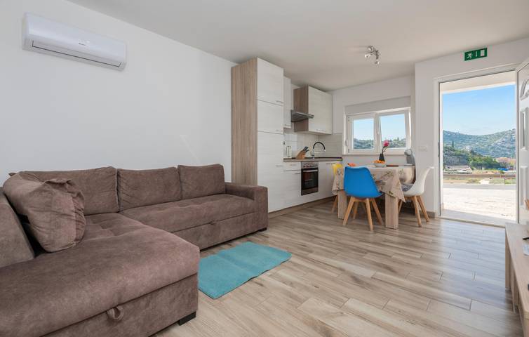 Ganze Ferienwohnung, Gemütliche Ferienwohnung mit Terrasse in der Nähe des Flusses Neretva – Parkplatz und WLAN inklusive in Rogotin, Dubrovnik-Neretva