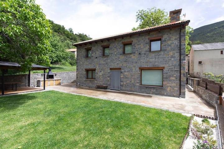 Casa rural para 8 personas, con Jardín en Biescas - 2