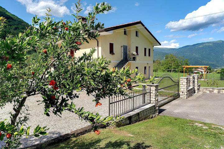 Camera 'Camera del Prosecco' con vista montagna, Wi-Fi e aria condizionata in Alano di Piave, Provincia di Belluno