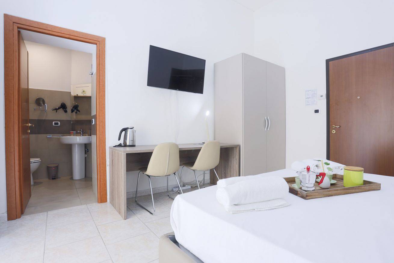 Appartement entier, Appartement de vacances pour 2 personnes avec balcon/terrasse in Naples, Province de Naples