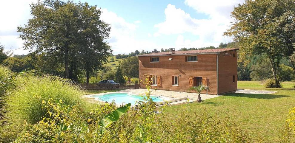 Location de vacances pour 6 personnes, avec jardin ainsi que piscine et vue à Saint-Mesmin (Dordogne) - 3