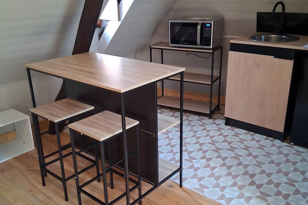 Entire apartment, Studio Tess Apartment with Wi-Fi in Salies-de-Béarn, Béarn