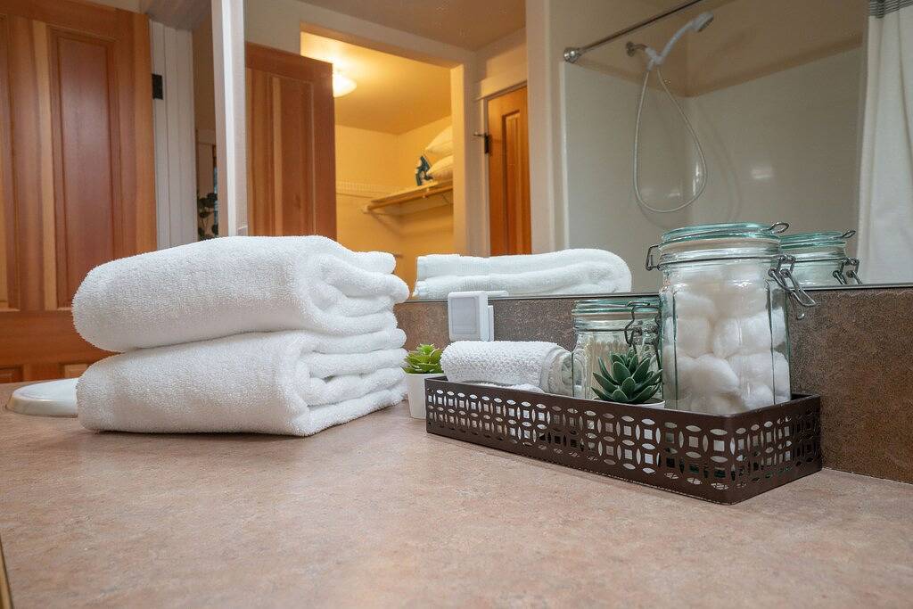 View stunning sunsets and enjoy cozy comfort steps from the heart of Sisters. in Sisters, Black Butte Ranch