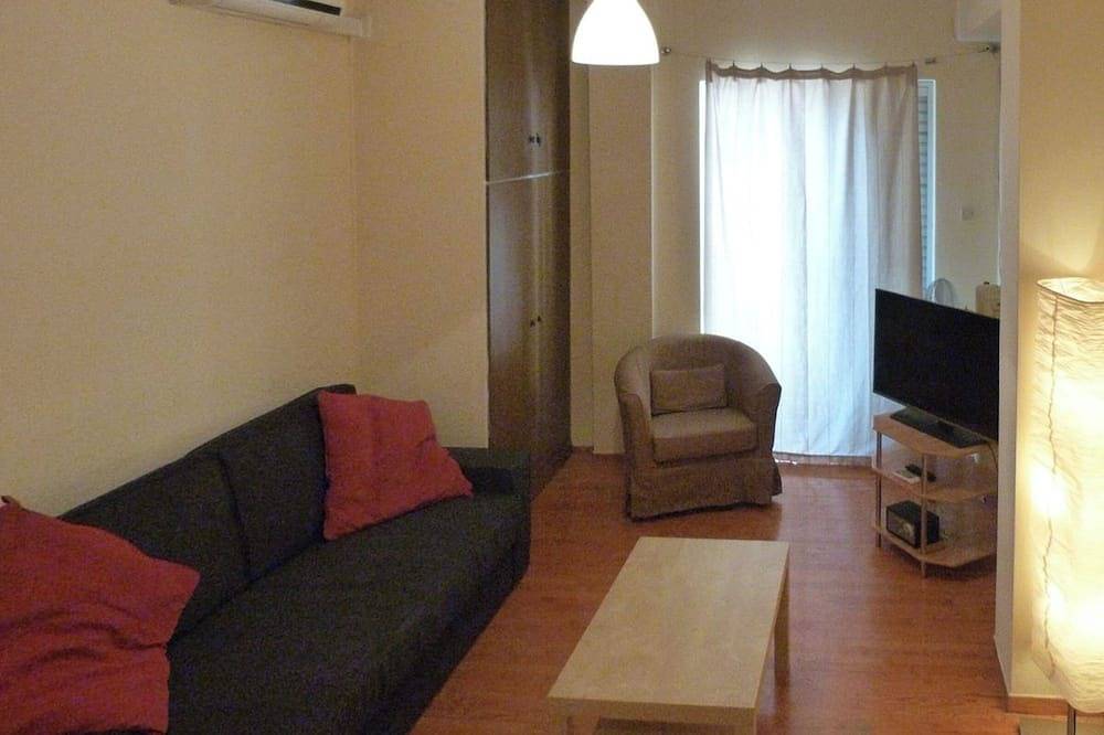 Ganze Wohnung, Homely & Spacious studio close to the Seafront in Chalkida, Euböa