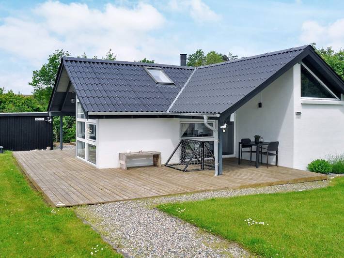 Ferieudlejning for 6 personer, med Terrasse og Have i Toftum Bjerge