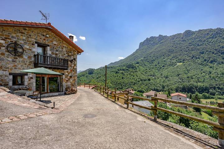 Casa rural para 4 personas, con Balcón en Ponga