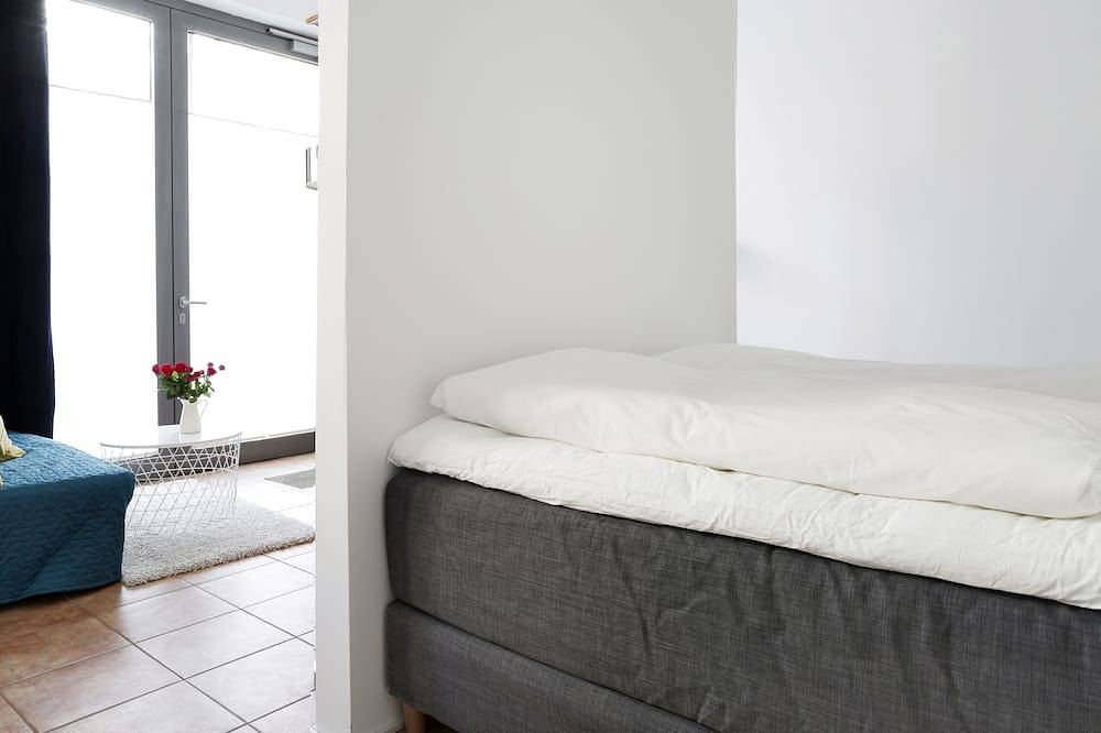 Entire apartment, Swine Studio Scene Kiez Mitte Prenzlauer Berg Mauerpark 1-4 P. in Mitte Berlin, Berlin