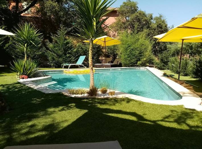 Maison d’hôte pour 2 personnes, avec jardin ainsi que piscine et terrasse
