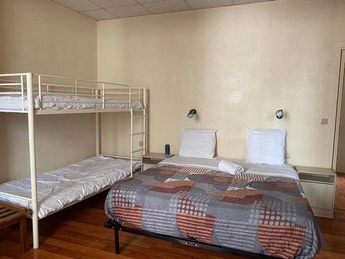 Hôtel pour 5 personnes, avec terrasse et vue, animaux acceptés dans Office De Tourisme D Auxerre Quais - 4