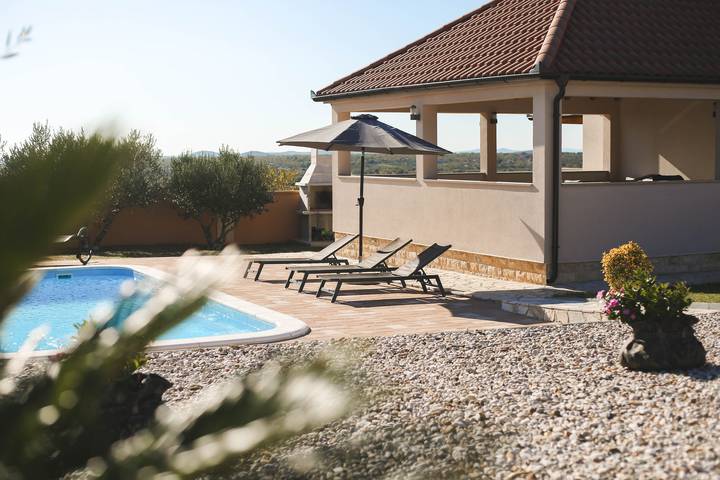 Villa für 6 Personen, mit Terrasse und Garten, mit Haustier in Zadar