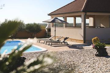 Villa für 6 Personen, mit Terrasse und Garten, mit Haustier in Zadar