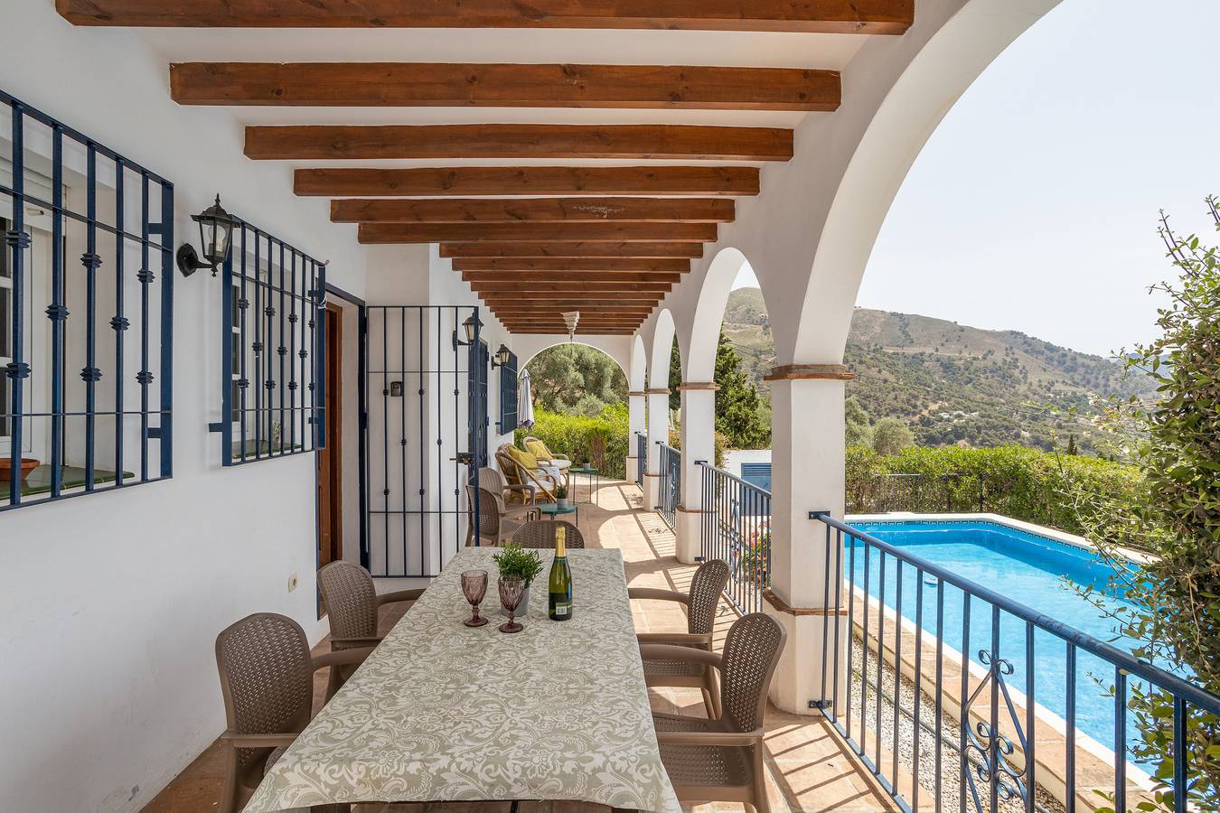 Villa for 16 personer med balkon in Cómpeta, Málaga Provinsen