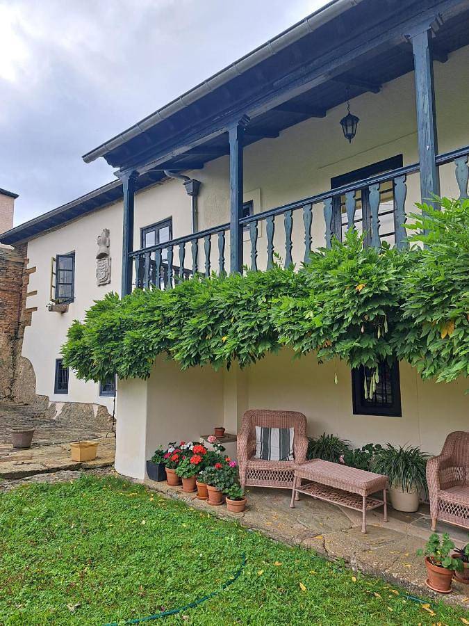 Casa rural para 10 personas, con jardín y vistas en Ancares