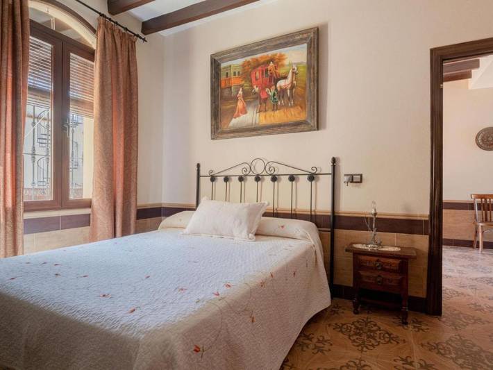 Casa rural para 13 personas, con jardín además de piscina y terraza, Se admiten mascotas en Montilla
