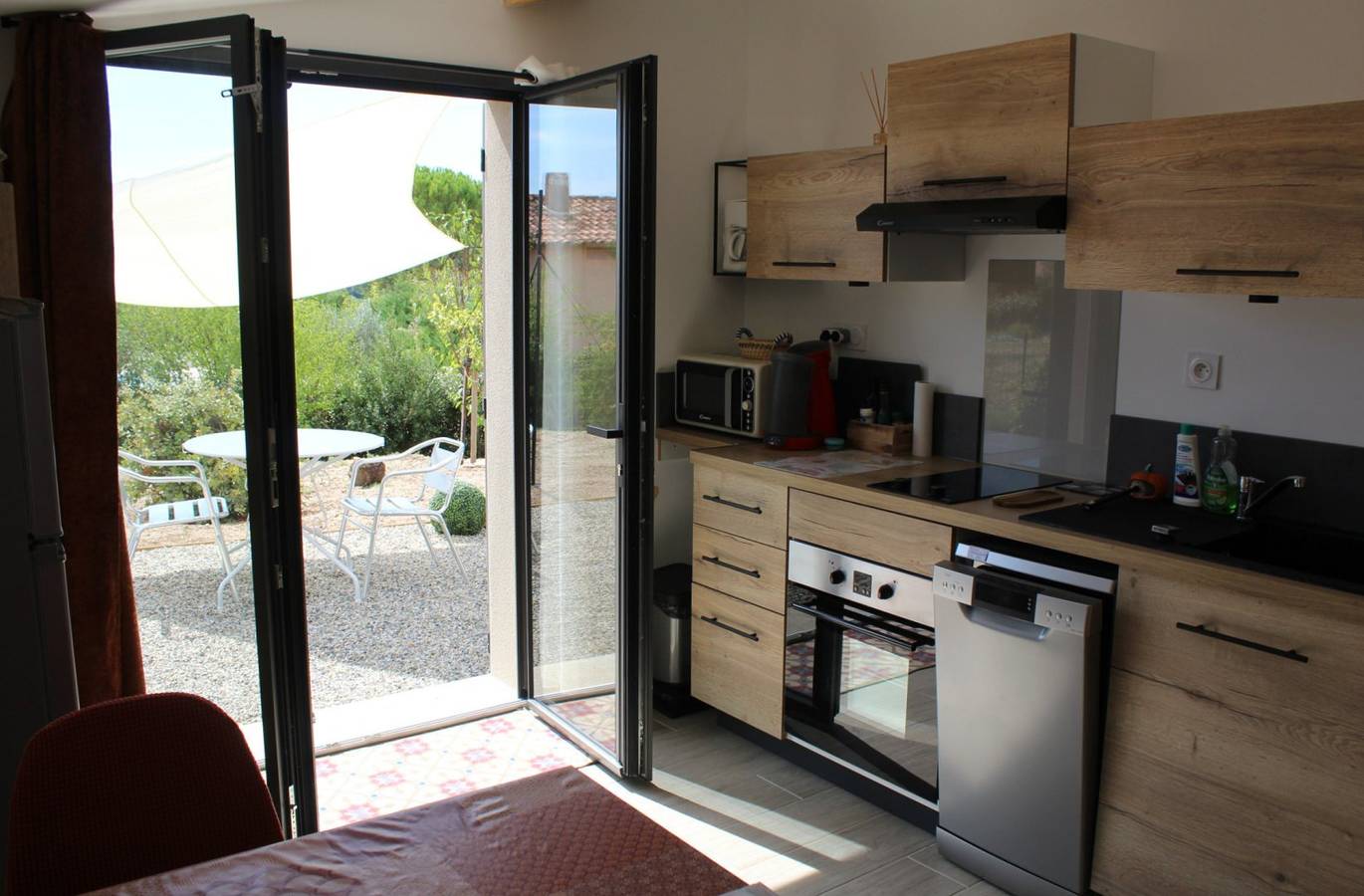 Studio entier, Studio "L'Épinette" in Saint-Saturnin-lès-Apt, Parc naturel régional du Luberon