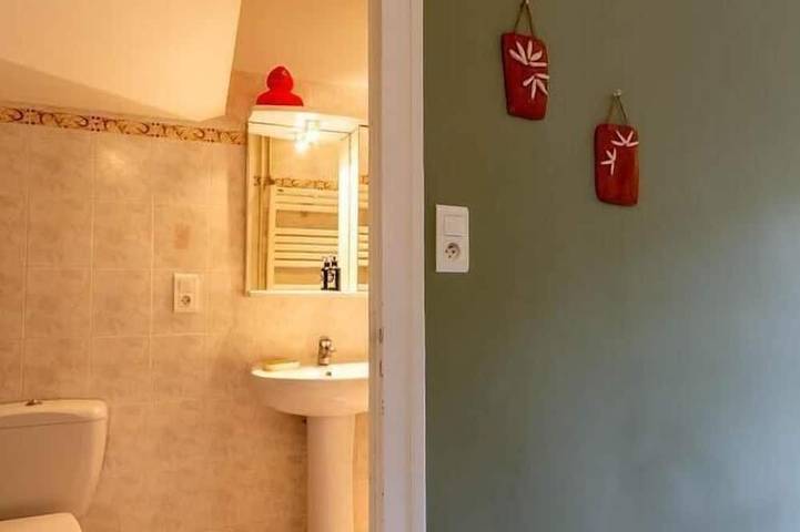 Location de vacances pour 6 personnes, avec balcon et jardin à Chindrieux - 2