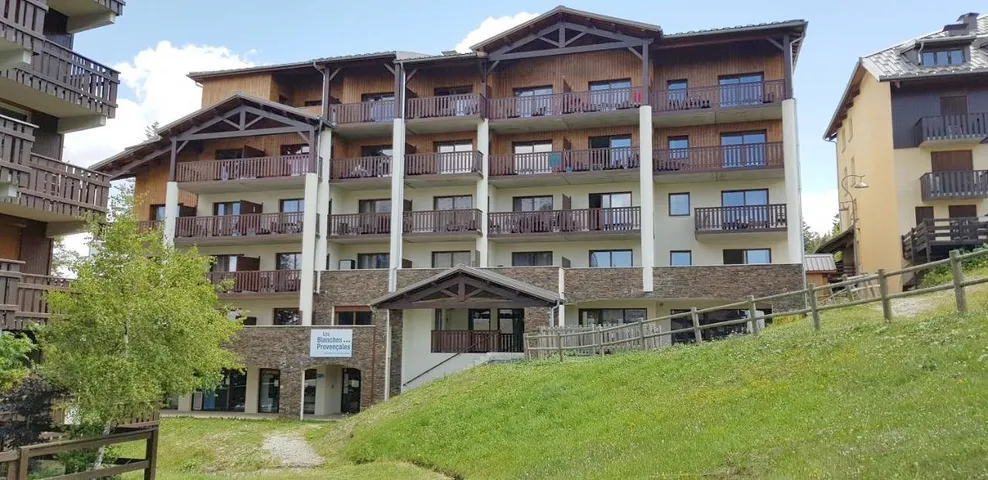 Alojamiento y desayuno para 4 personas, con piscina además de terraza y vistas, Se admiten mascotas - 1