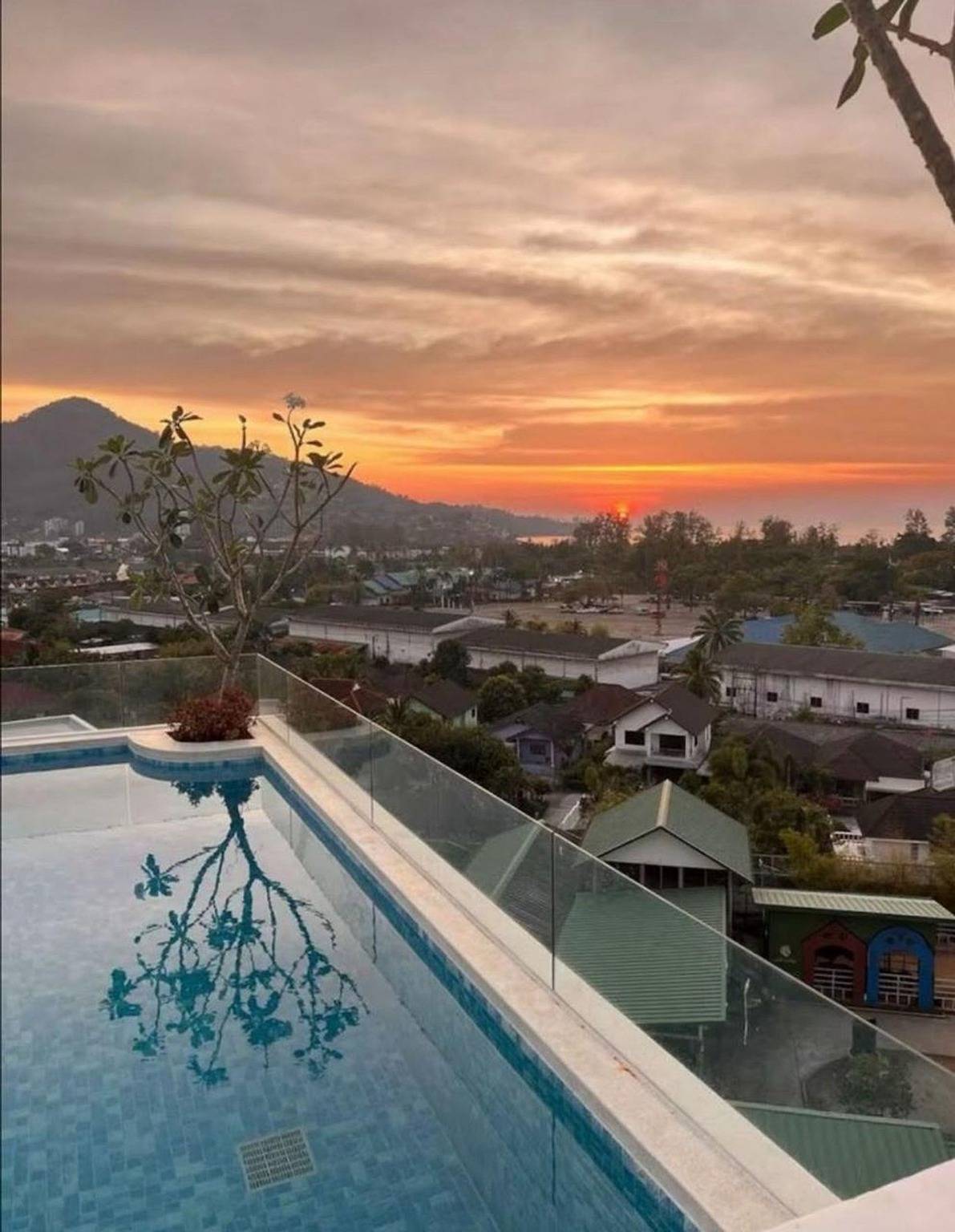 Appartamento intero, New Fantasea Kamala condo with rooftop pool, gym in Kamala Beach, Kamala