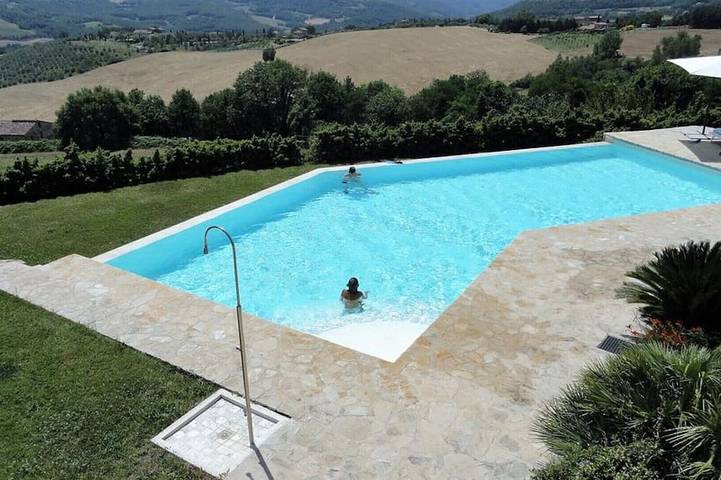 Ferienhaus für 10 Personen, mit Garten in Todi