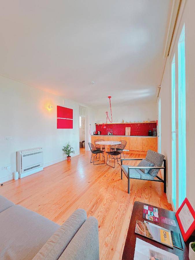 Apartamento inteiro, Studio Apartment - 4th Floor in Cacilhas, Almada
