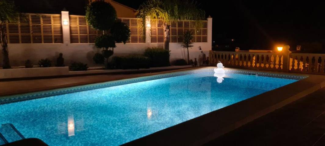 Casa rural para 6 personas, con piscina además de jardín y vistas en Orba - 4