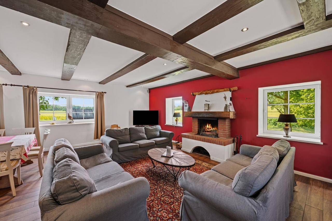 Gut Kletkamp "Altes Backhaus" - Freistehendes Landhaus mit 7 Schlafzimmern I Kamin I Garten & Terrasse I 15 Min zur Ostsee I Parkplätze I Hundefreundlich I Bar I Wlan in Kletkamp, Südliche Ostseeküste