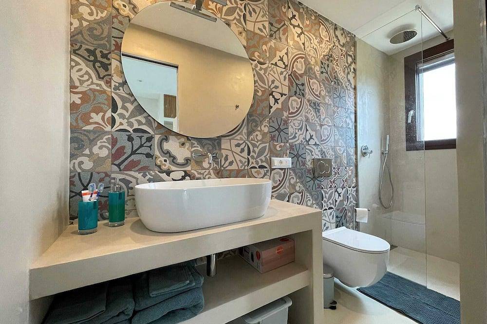 Charming 2-bedroom villa with Ac in beautiful Sicilia in Syrakus, Syrakus Provinz