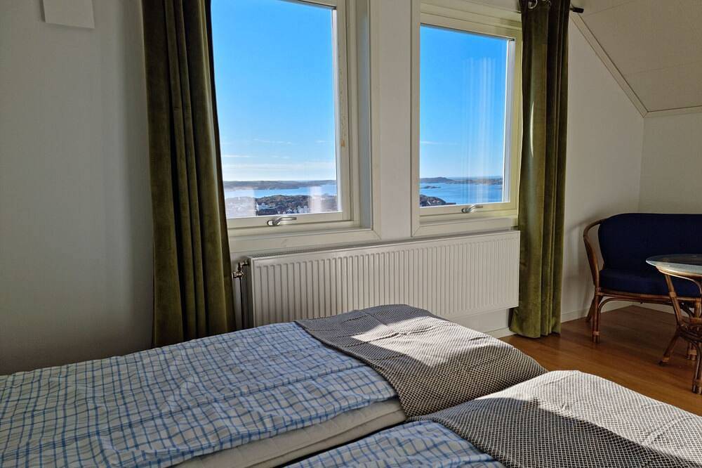 Panoramablick auf Ellös Höhe, 500 m zum Meer | in Ellös, Orust