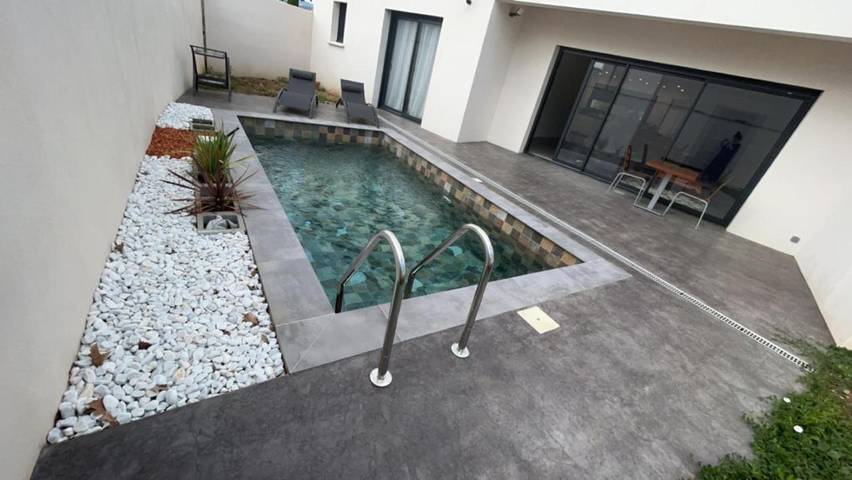 Villa pour 6 personnes, avec Terrasse et Jardin ainsi que Piscine et Vue à Gignac