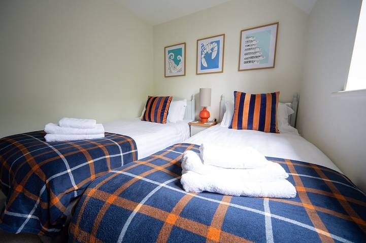 Spindrift, Padstow, peaceful, views, parking - 10min walk to harbour in Padstow, Cornouailles