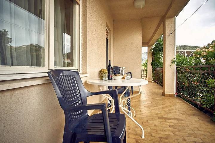 Apartament wakacyjny dla 9 osób, z Balkon/ taras w Vinisce