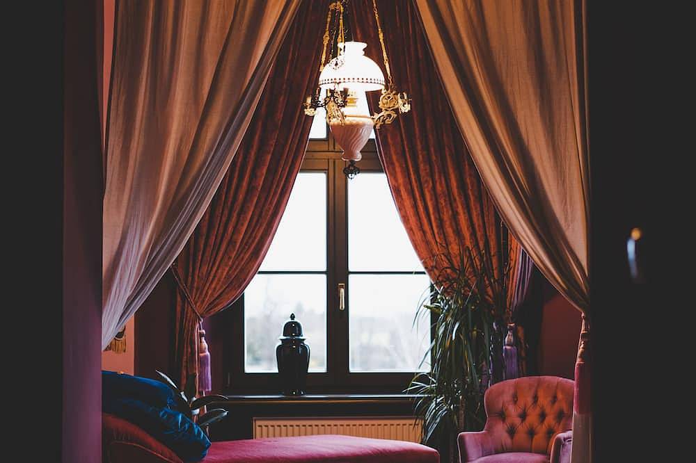 Herrenhaus Viecheln, Turmzimmer \" Ruth\" in Behren-Lübchin, Mecklenburgische Ostseeküste