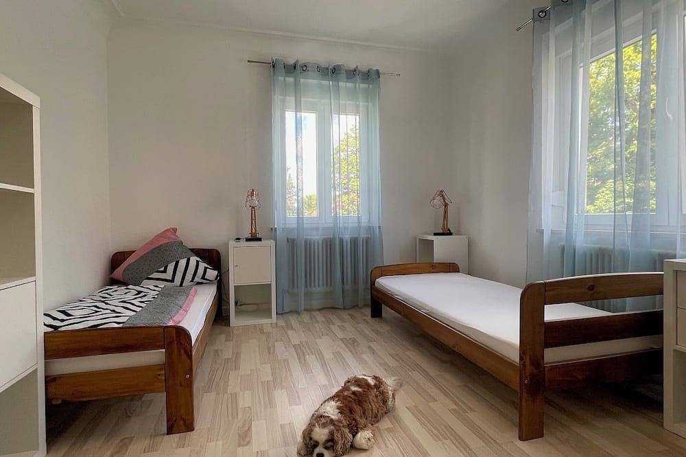 Ganze Wohnung, Alpen-Hostel Mittelstation Nord Buxacher Straße 23 mit bikerental in Memmingen, Bayerisch Schwaben