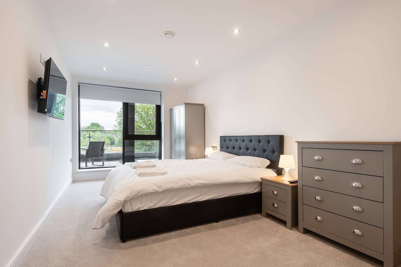Ganze Wohnung, Modern 2 Bedroom Apartment with Balcony in Leeds in Leeds, Westliches Yorkshire