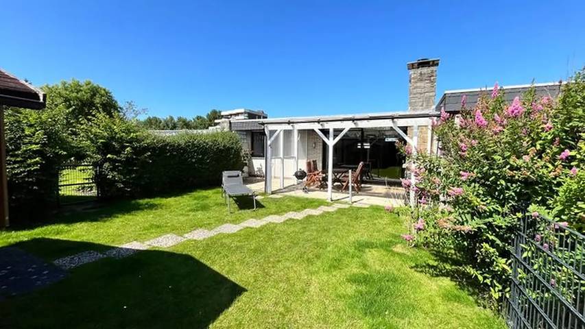 Ferienhaus für 4 Personen, mit Terrasse und Garten in Butjadingen