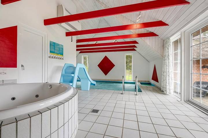 Holiday home with Spa, pool & sauna by the North Sea in Vester Husby, Husby