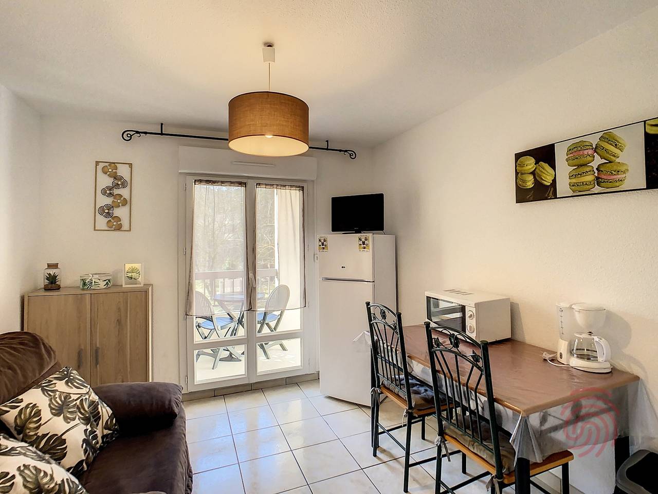 Estudio entero, Encantador Estudio con Balcón, Wifi y Se Aceptan Mascotas in Lamalou-les-Bains, Region de Béziers