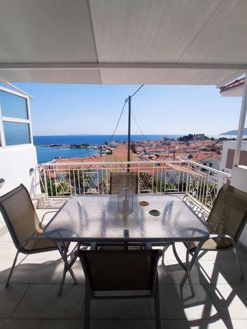 Gîte pour 4 personnes, avec vue et balcon, adapté aux familles dans Pythagoreio