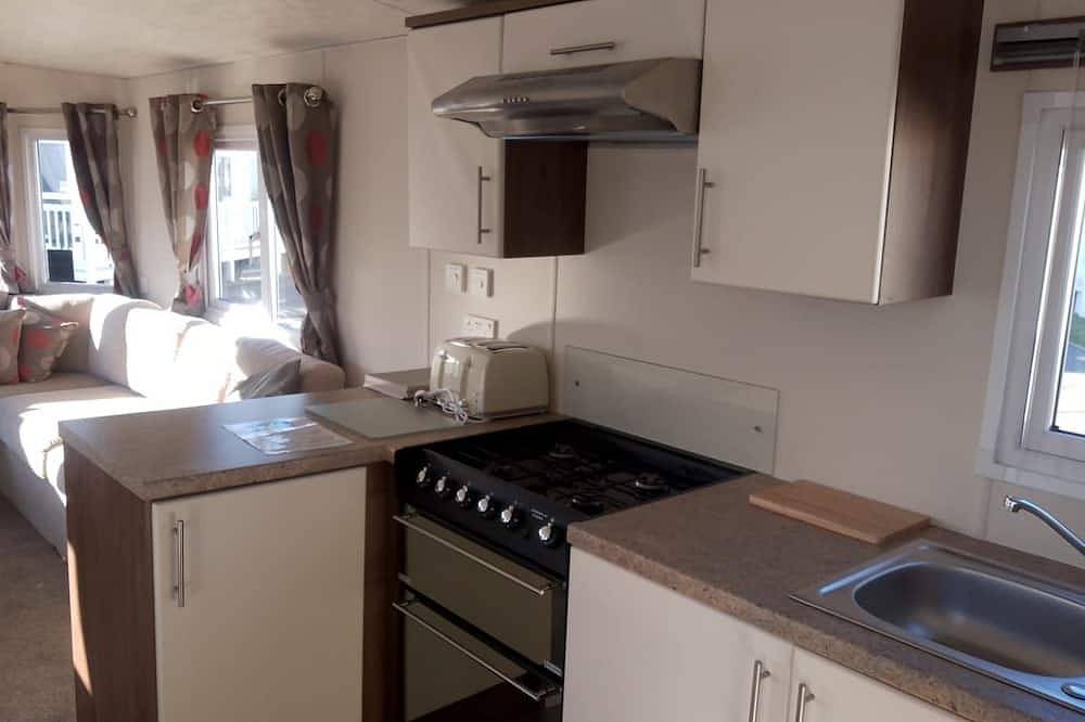 8 Berth Caravan - with veranda in Camber Sands, Camber