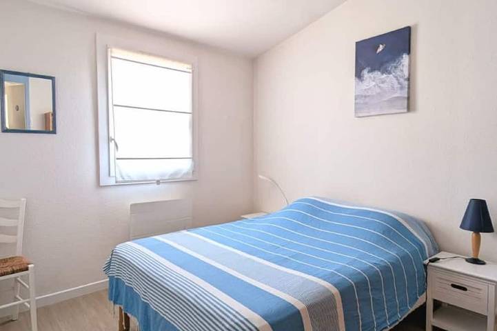 House with direct access to the beach, quiet with enclosed garden. in Saint-Gilles-Croix-de-Vie, Valle della Loira